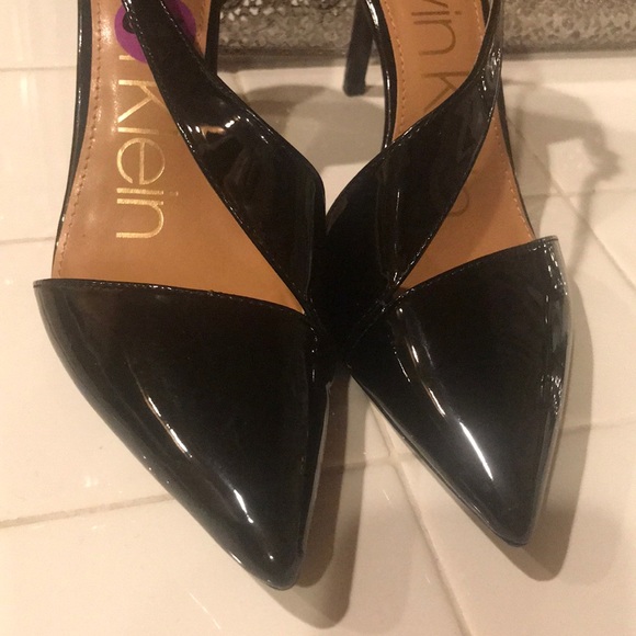 Black patent leather Calvin Klein heels - Picture 4 of 4